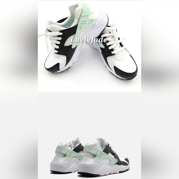 NIKE Big Kids Huarache Run Shoe White Black Mint Size 5.5Y - Picture 8 of 9